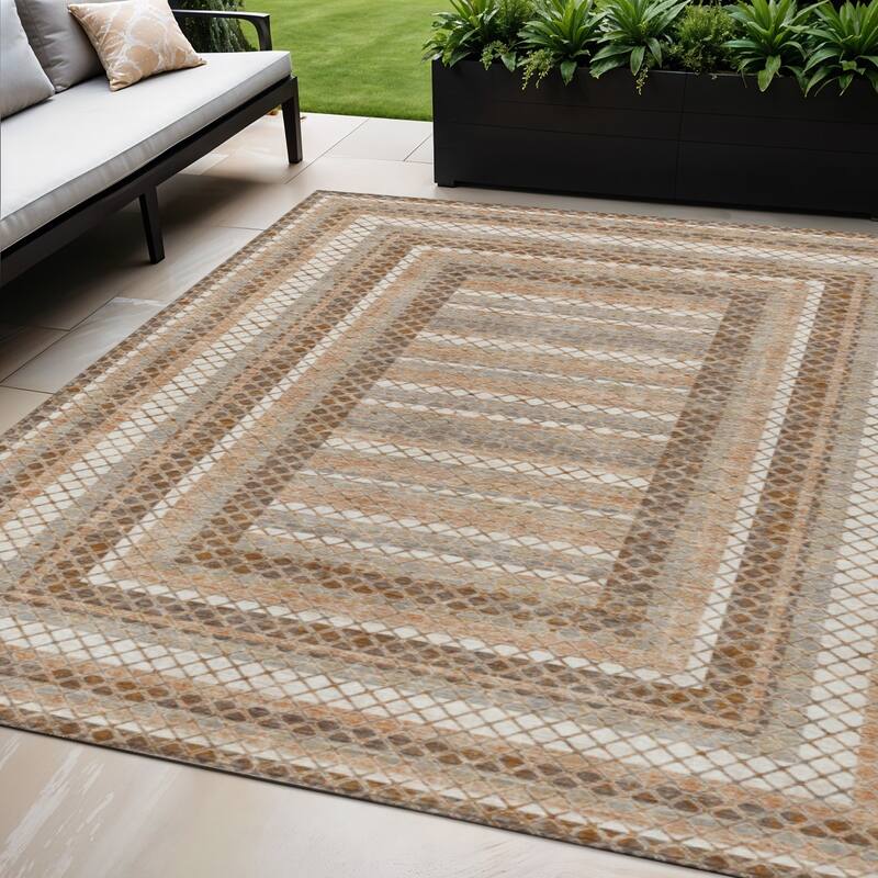HomeRoots Geometric Transitional Rectangle Outdoor Rug - 5' X 8'