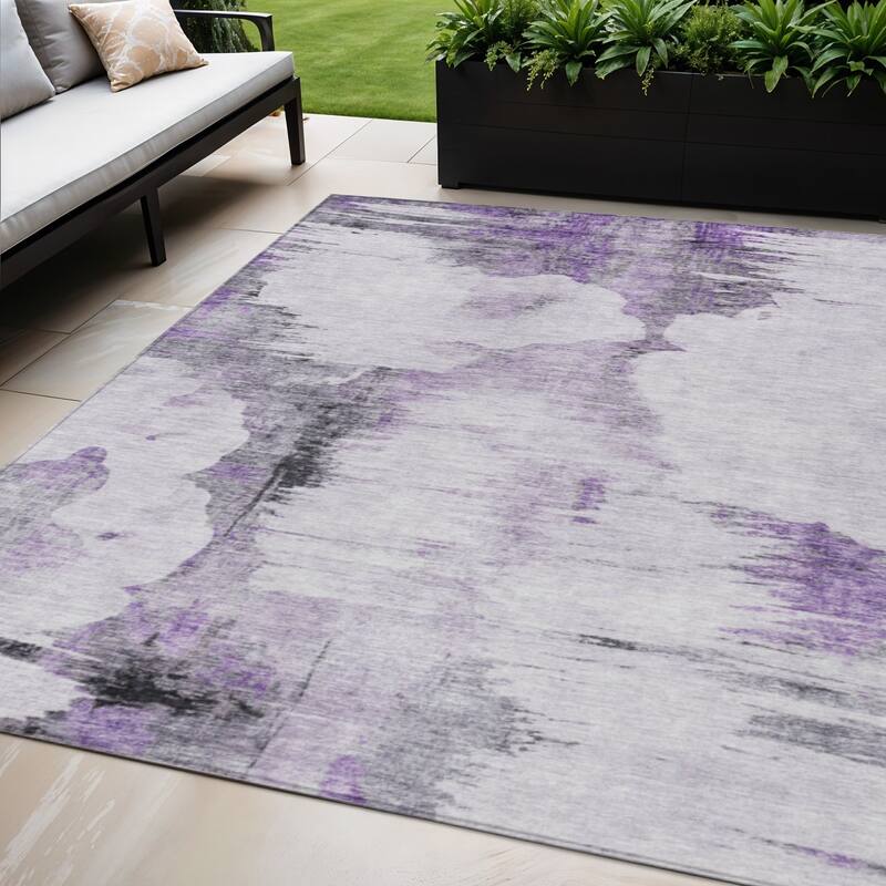 HomeRoots Abstract Transitional Rectangle Outdoor Rug - 5' X 8'