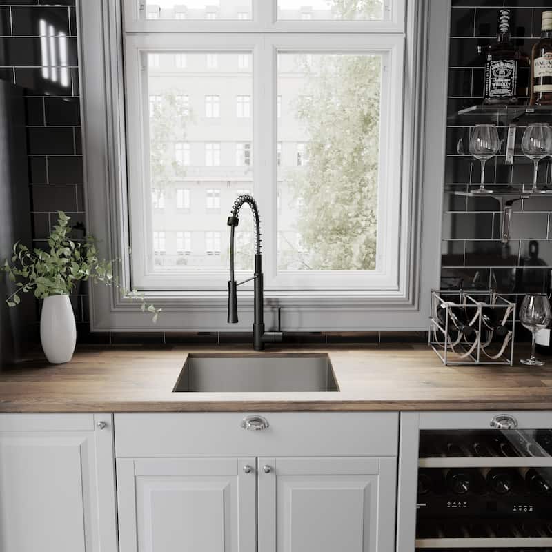 VIGO Laurelton 22" H Single Handle Pull-Down Sprayer Kitchen Faucet