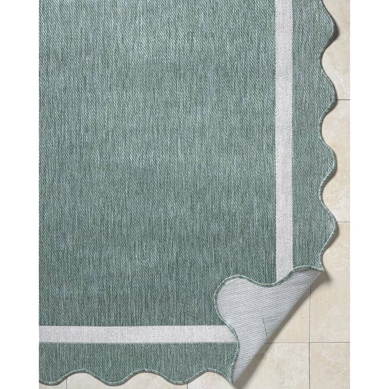 Livabliss Miami Beach Traditional Indoor / Outdoor Area Rug