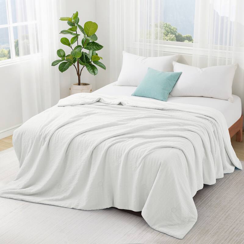 Lightweight Cooling Reversible Bed Blanket, Breathable Seersucker Comforter for Hot Sleepers