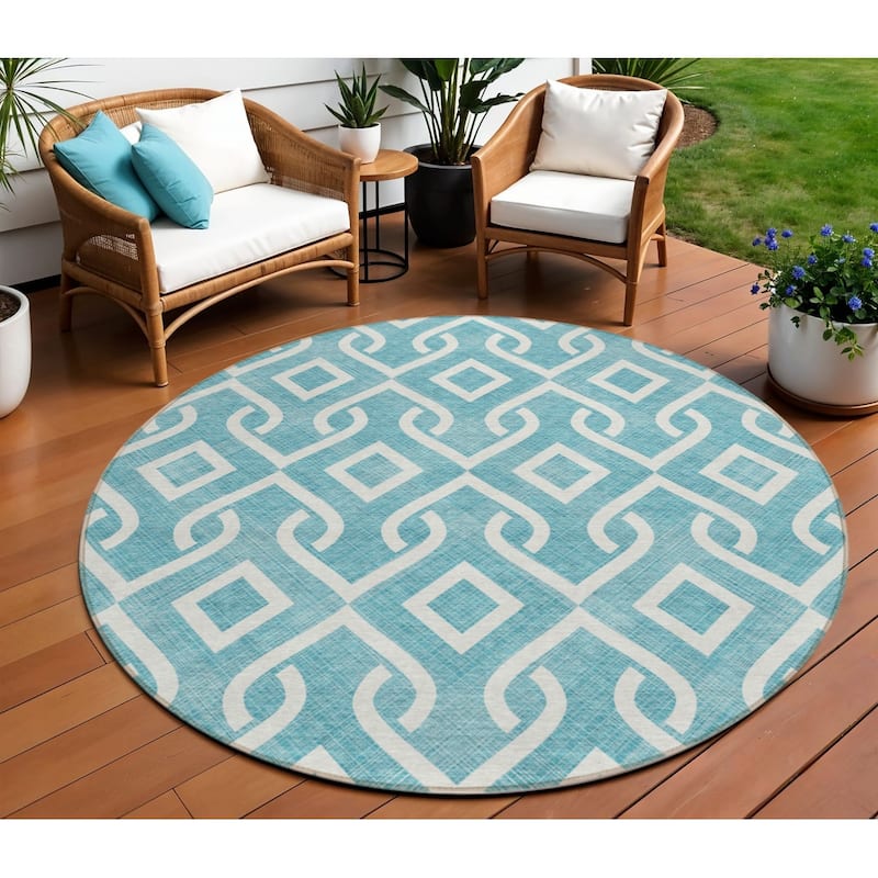 HomeRoots Geometric Transitional Rectangle Outdoor Rug - 8' Round