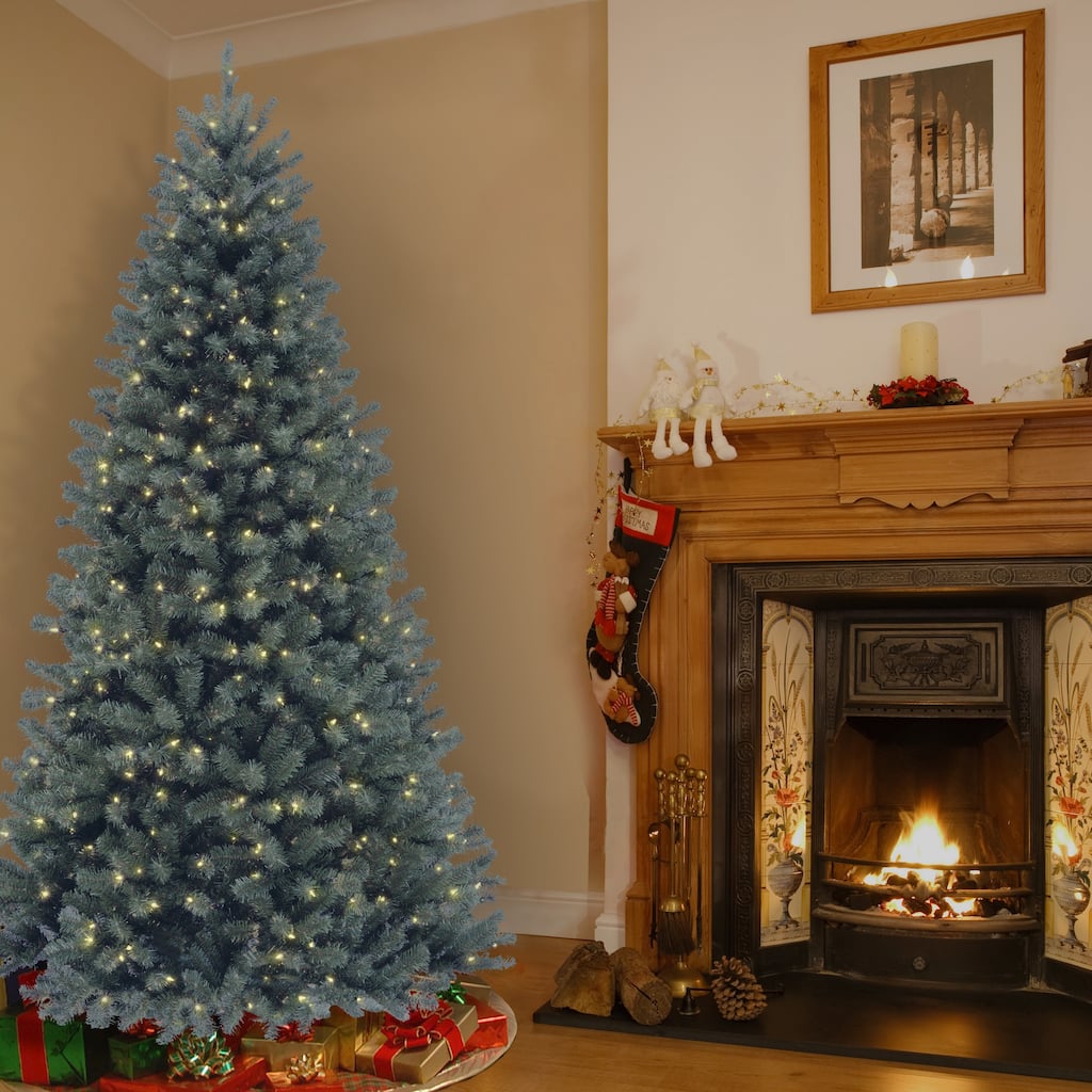National Tree Company 7.5 ft. North Valley Spruce Hinged Tree with 700 Clear Lights - 7.5 Foot