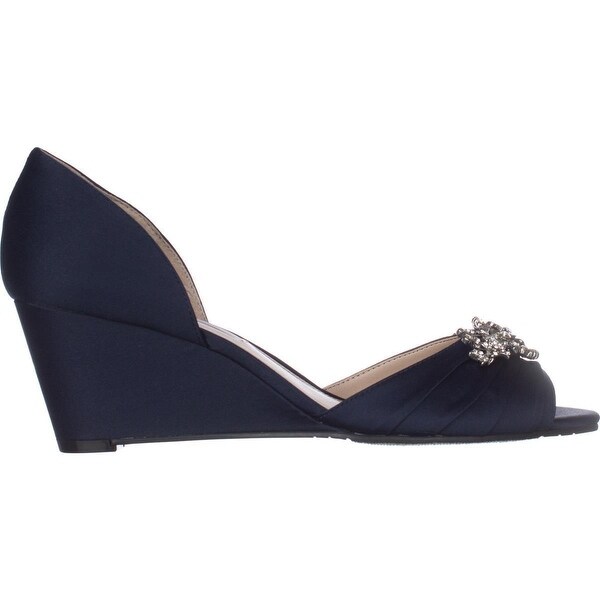 nina emiko wedge
