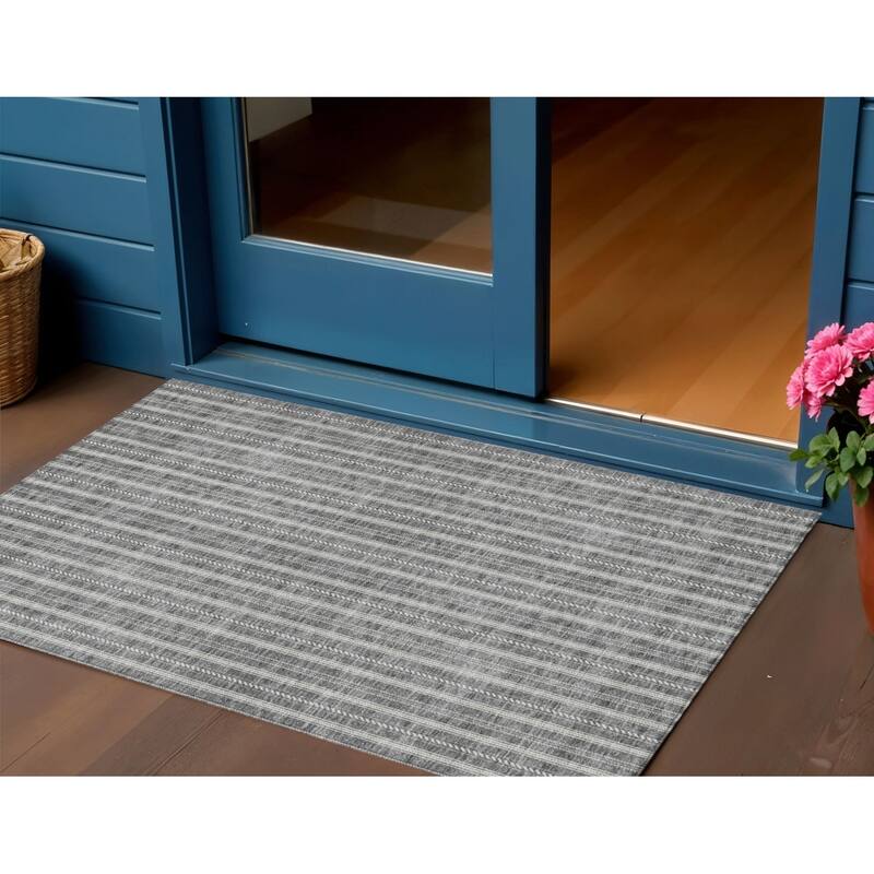 HomeRoots Striped Transitional Rectangle Outdoor Rug - 3' x 5'