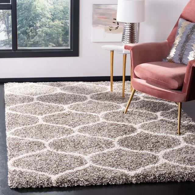SAFAVIEH Hudson Shag Ogee Trellis 2-inch Thick Area Rug - 4' x 6' - Grey/Ivory