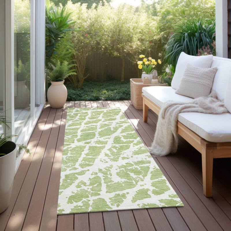 Tami Artistic Abstract Weather Resistant Timeless Fusion Round Outdoor Rug