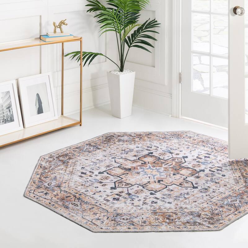 Traditional Tira Collection Area Rug