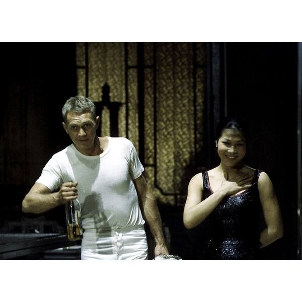 Shop Steve Mcqueen Holding A Bottle In The Sand Pebbles Photo Print Overstock 25398799