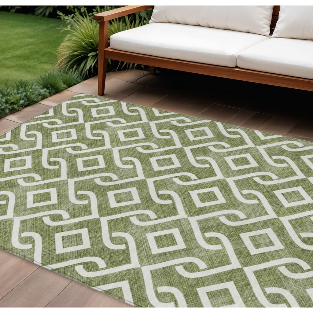 HomeRoots Geometric Transitional Rectangle Outdoor Rug