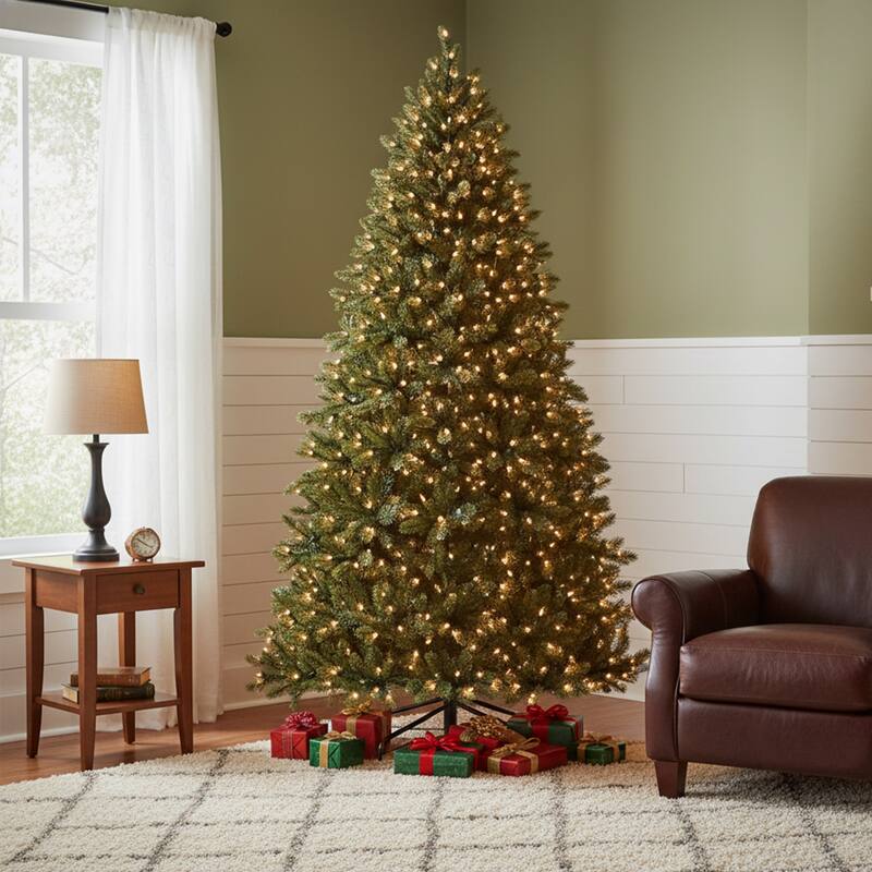 Pre-Lit Savannah Spruce Medium Artificial Christmas Tree - 7.5' - Clear Lights - 7.5 Foot