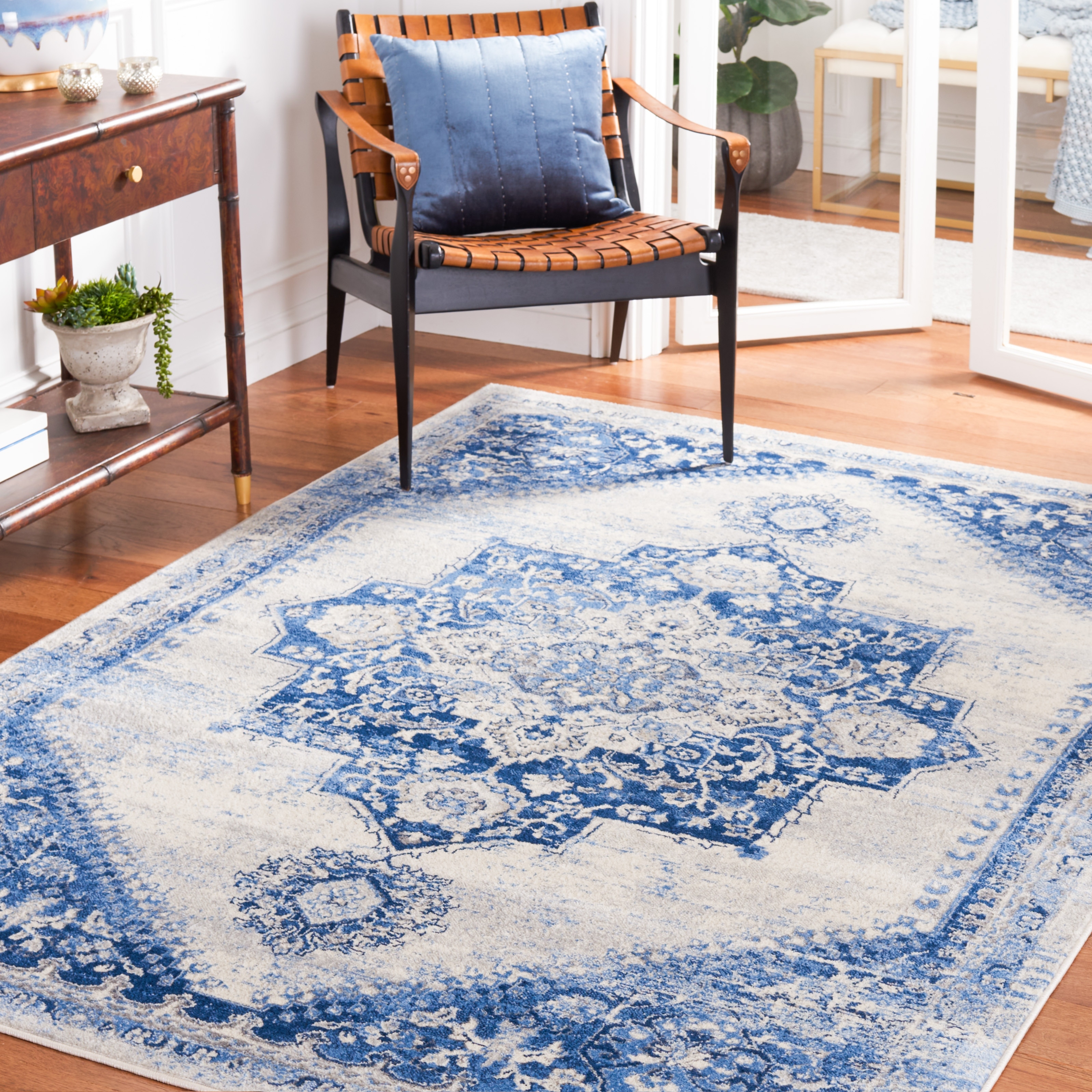 SAFAVIEH, Brentwood Sewa Traditional Rug