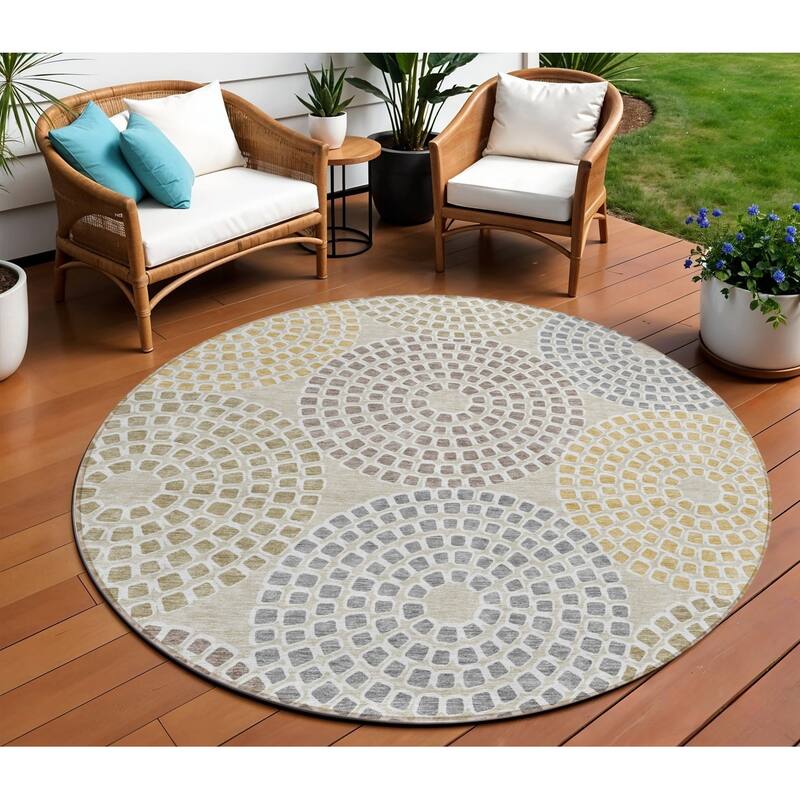 HomeRoots Geometric Transitional Rectangle Outdoor Rug - 8' Round