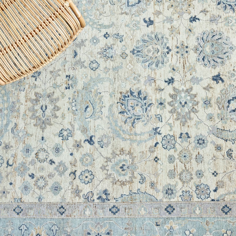 EXQUISITE RUGS Harper Hand-knotted New Zealand Wool Ivory/Light Blue Area Rug.