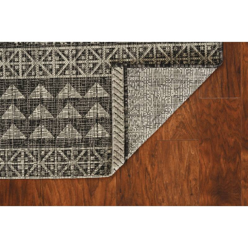 Bero Abstract Shapes Weather Resistant Classic Elegance Hand-Woven Outdoor Rug