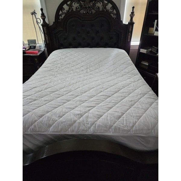 https://ak1.ostkcdn.com/images/products/is/images/direct/ff5ca2ed2b75b750b2faa48df5f09cd65dcba265/3-Layer-Quilted-Waterproof-Mattress-Pad-Hypoallergenic-Protector-Cover.jpeg