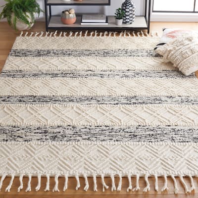 SAFAVIEH Handmade Natura Blodwyn Wool Rug