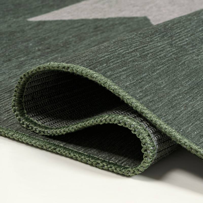 JONATHAN Y Adriel Solid Low-Pile Machine Washable Area Rug