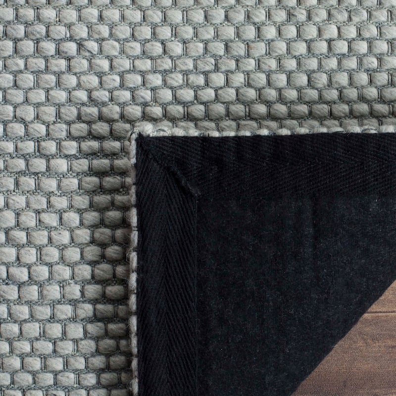 SAFAVIEH Handmade Natura Refiqe Wool Rug