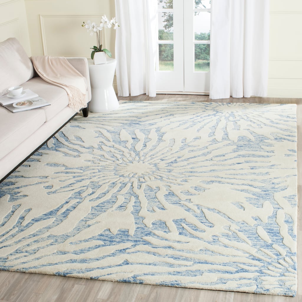 SAFAVIEH Handmade Bella Terzia Modern Floral Wool Rug