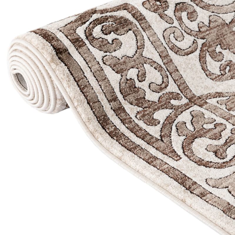 Traditional Wralvale Collection Area Rug