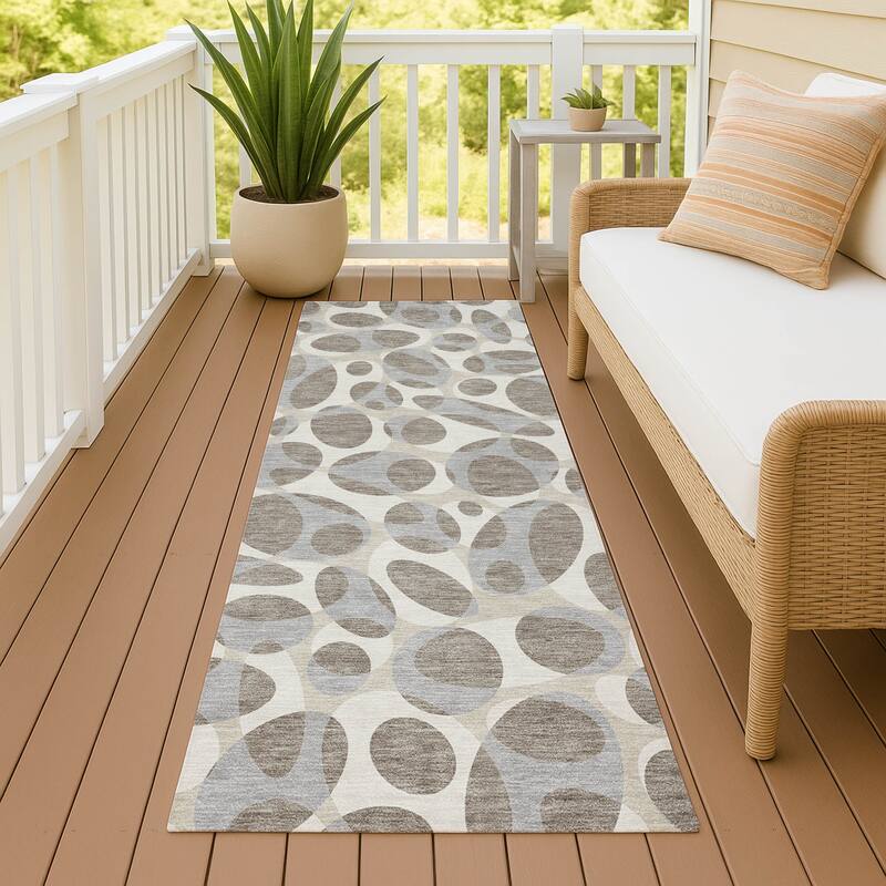 Machine Washable Indoor/ Outdoor Contemporary Saline Chantille Rug - Taupe - 2'3" x 7'6"