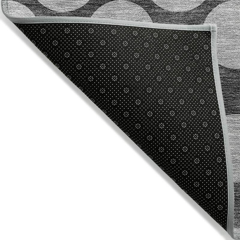 Machine Washable Indoor/ Outdoor Polka Dots Chantille Rug