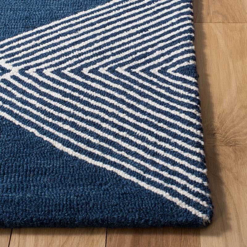 SAFAVIEH Handmade Micro-Loop Samin Wool Rug