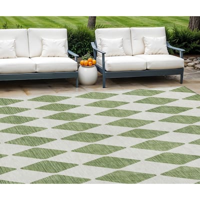 HomeRoots Geometric Transitional Rectangle Outdoor Rug