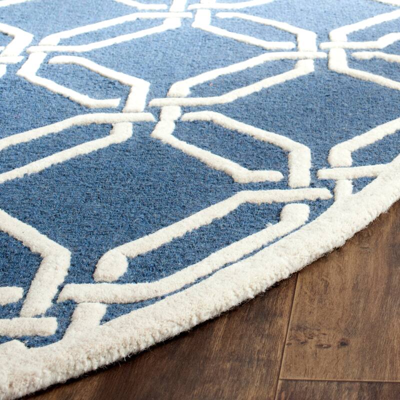 SAFAVIEH Handmade Cambridge Nhung Modern Moroccan Wool Rug