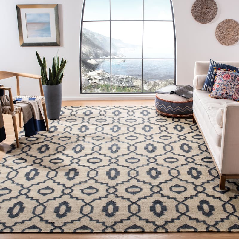 SAFAVIEH Handmade Flatweave Dhurries Massoumeh Modern Wool Rug - 8' x 10' - Ivory/Black