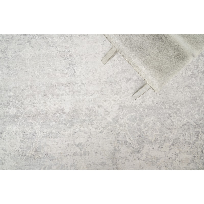 EXQUISITE RUGS Fine Pure Silk Hand-knotted Silk Grey/Ivory Area Rug.