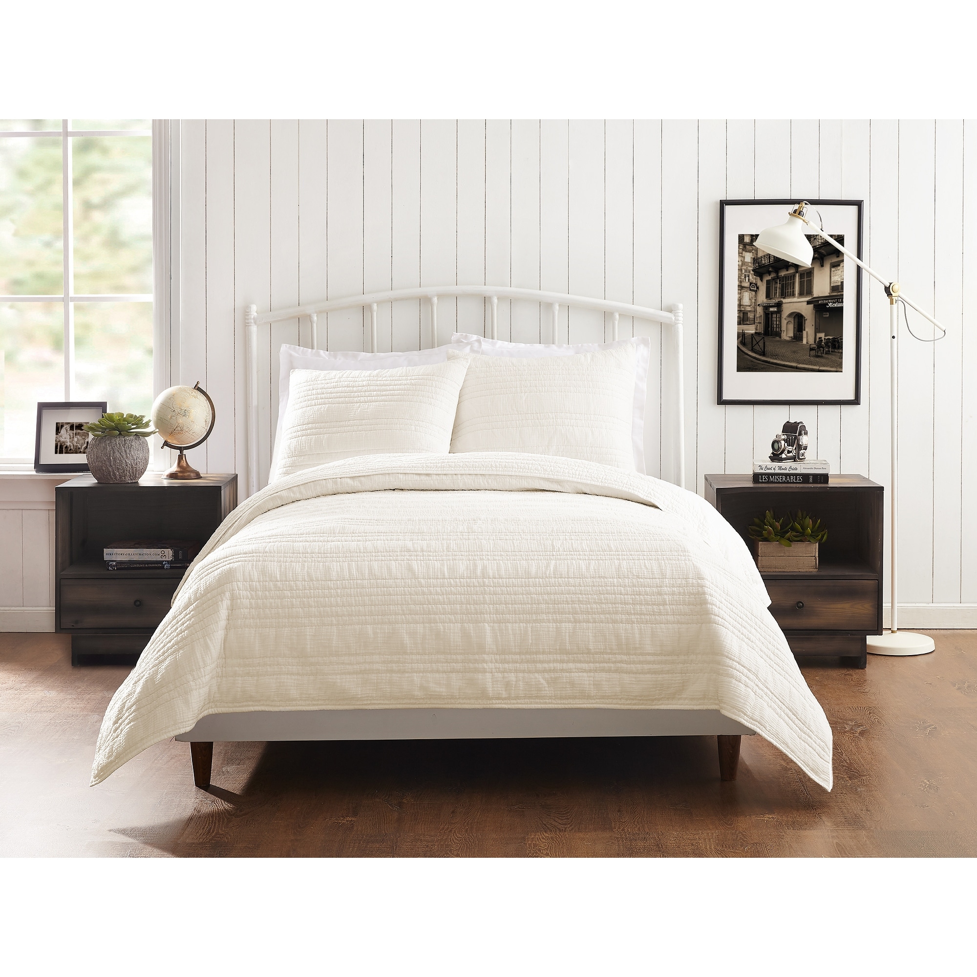 1977 Dry Goods Atmosphere Quilt, Ivory