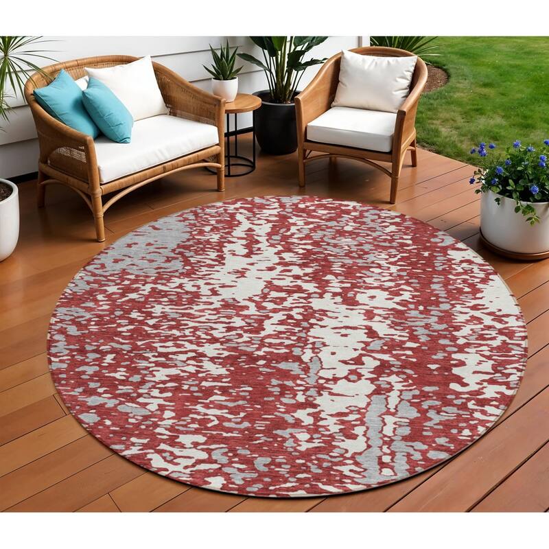 HomeRoots Abstract Transitional Rectangle Outdoor Rug - 8' Round