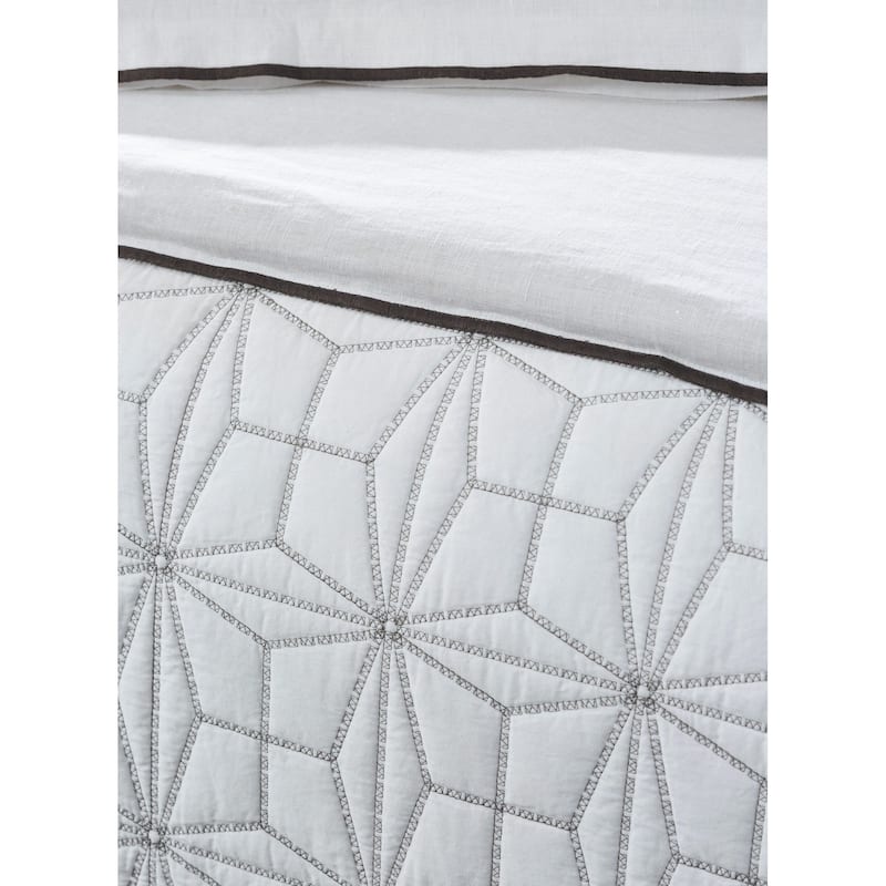Victoria, White/Grey Sham, Euro