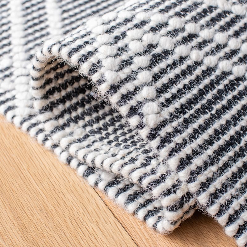 SAFAVIEH Handmade Natura Connie Wool Rug
