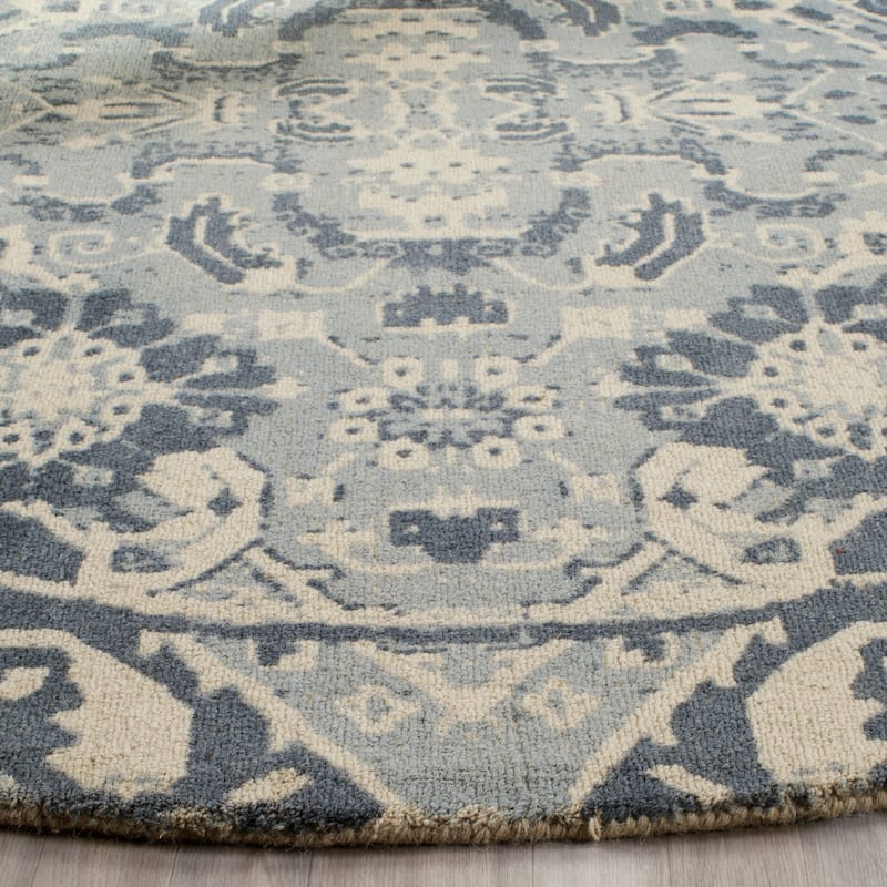 SAFAVIEH Handmade Restoration Vintage Boho Filareta Wool Rug