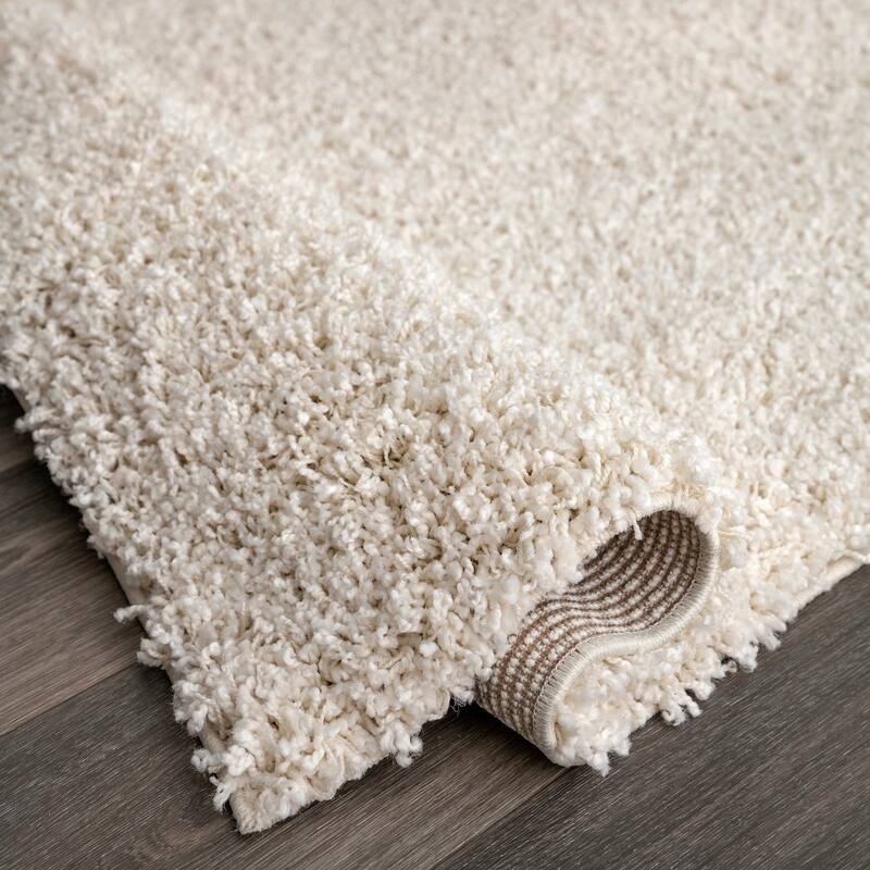 Nuloom Gwenyth Solid Shag Area Rug