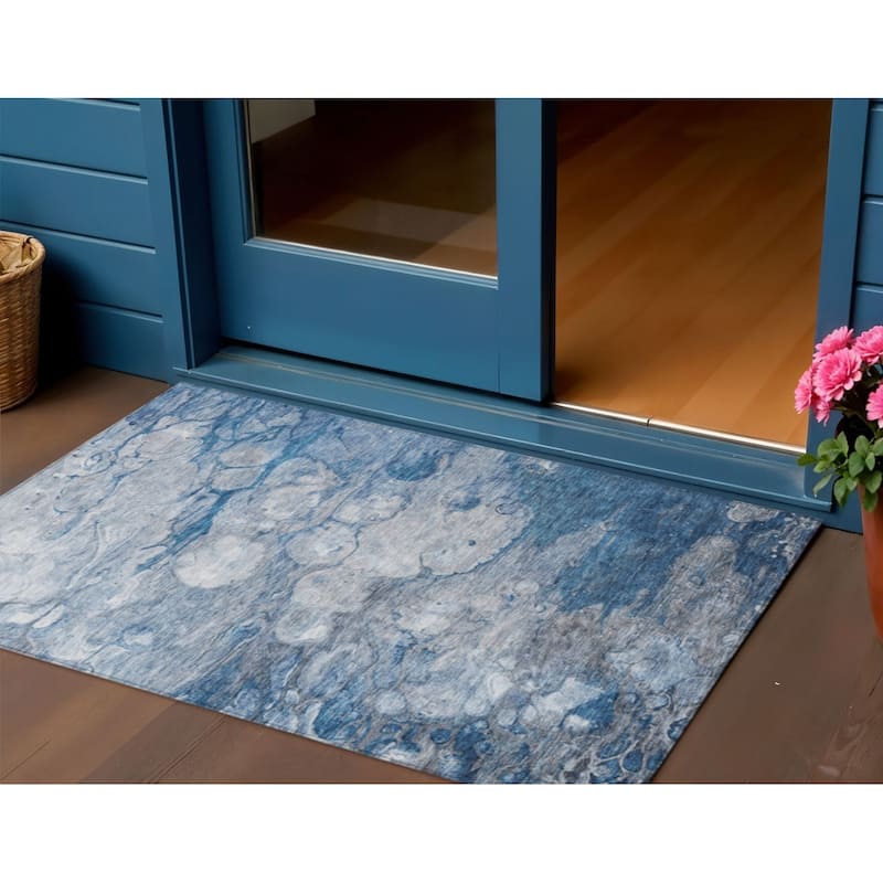 HomeRoots Abstract Transitional Rectangle Outdoor Rug - 3' x 5'
