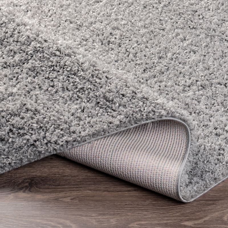 Artistic Weavers Dawsen Solid Plush Area Rug