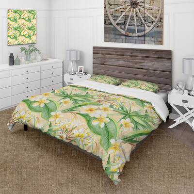 Designart 'Tropical Foliage and Yellow Flowers XIII' Modern Duvet Cover Set