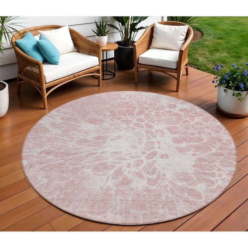 HomeRoots Abstract Transitional Rectangle Outdoor Rug - 8' Round
