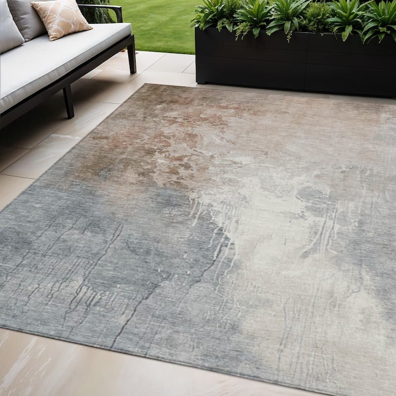 HomeRoots Abstract Transitional Rectangle Outdoor Rug - 5' X 8'