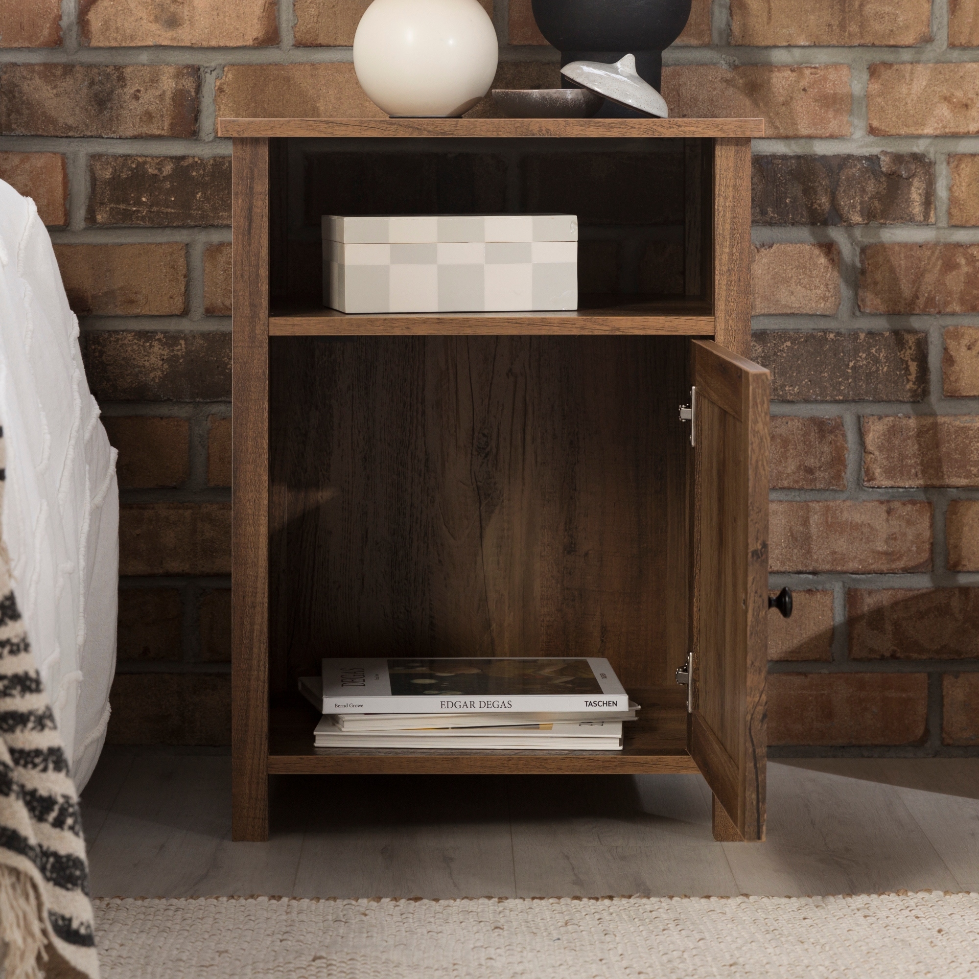 18 inch top night stand