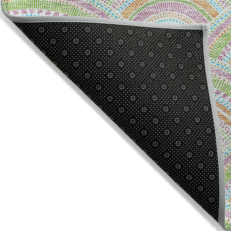 Machine Washable Indoor/ Outdoor Modern Mosaic Chantille Rug