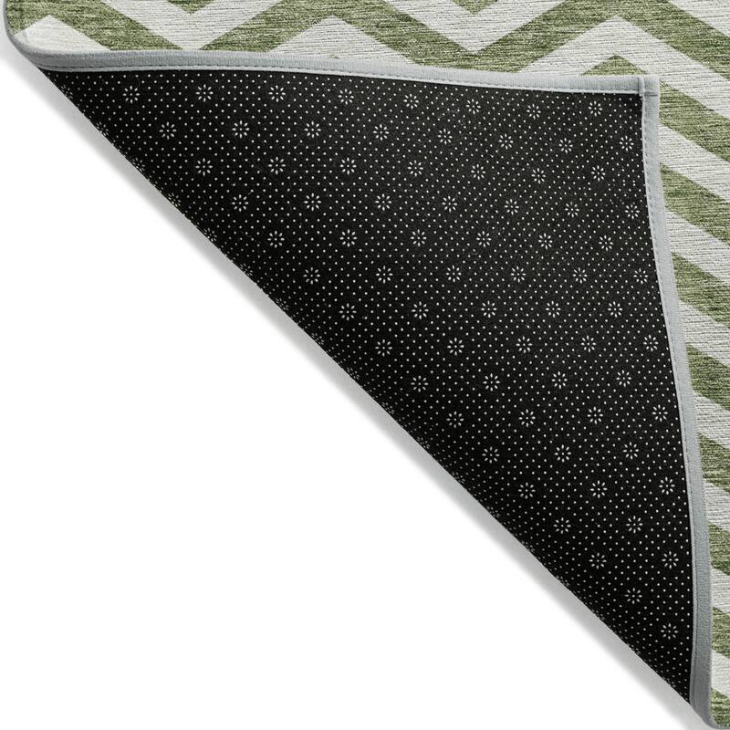 HomeRoots Chevron Transitional Rectangle Outdoor Rug