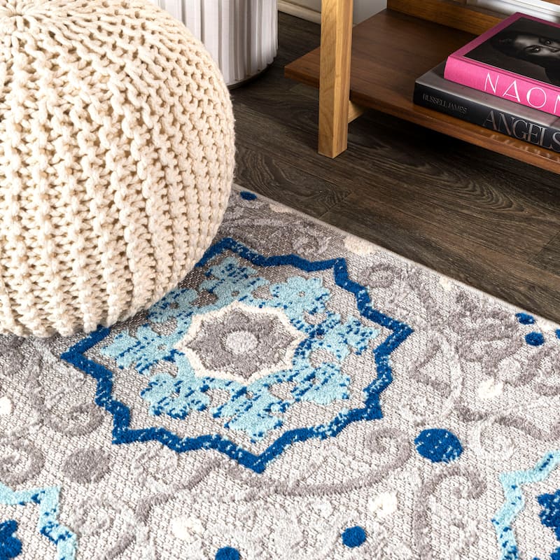 JONATHAN Y Julien Medallion Indoor/Outdoor Area Rug