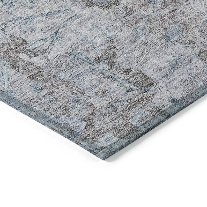 Machine Washable Indoor/ Outdoor Chantille Distressed Traditional Rug