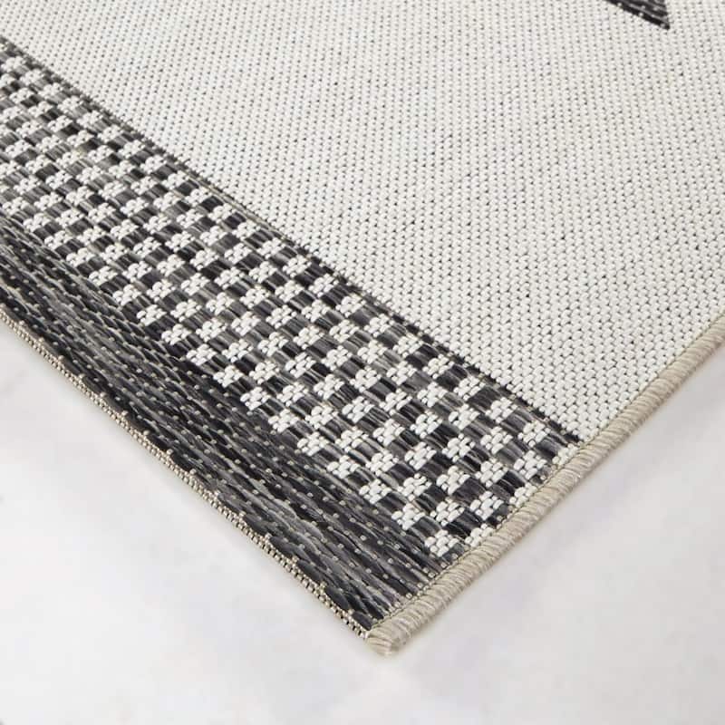 Fontane Southwestern Indoor/Outdoor Area Rug