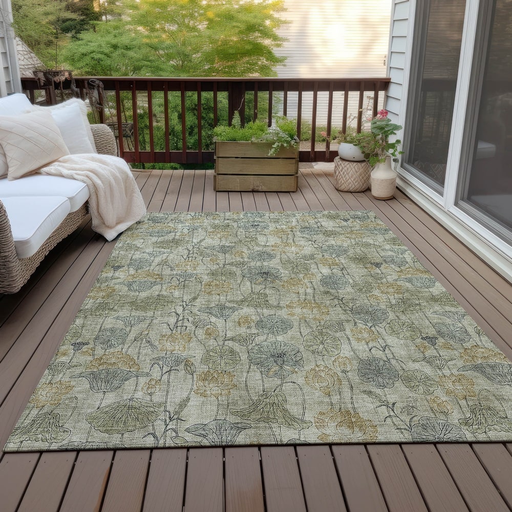 Machine Washable Indoor/Outdoor Modern Floral Chantille Rug